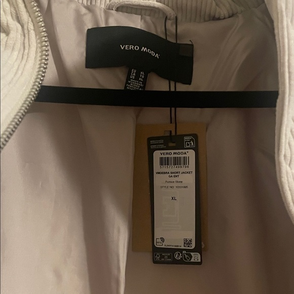 NWT Vero Moda Corduroy Puffer Jacket - Picture 5 of 6